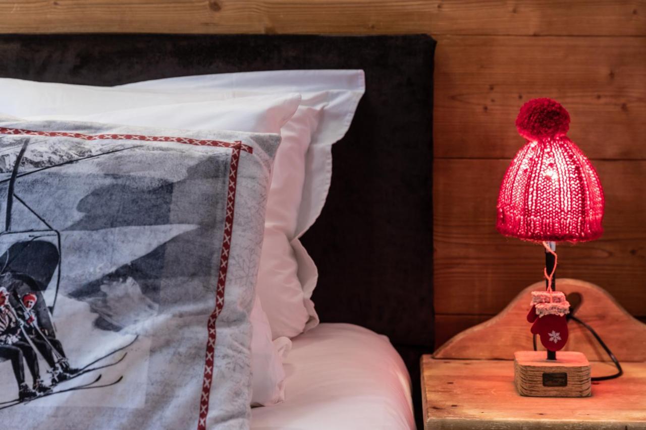 Les Monts Charvin Hotel Корчевел Екстериор снимка