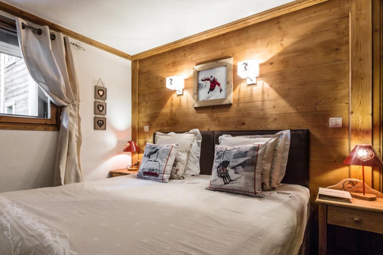 Les Monts Charvin Hotel Корчевел Екстериор снимка