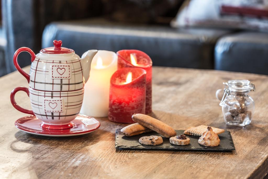 Les Monts Charvin Hotel Корчевел Екстериор снимка